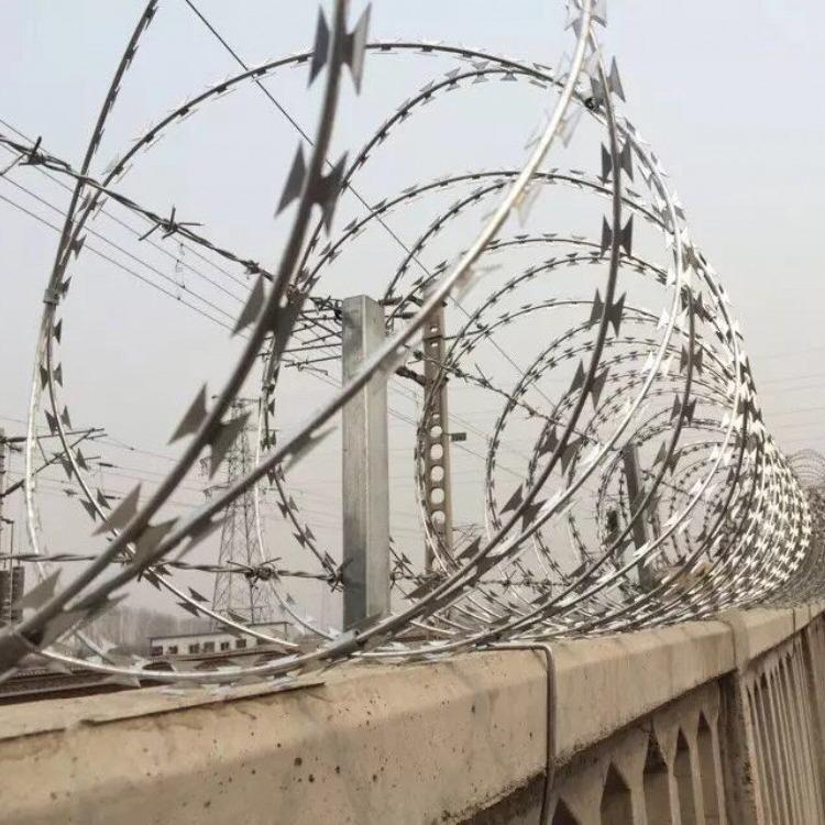 南京鐵路線路防護(hù)柵欄